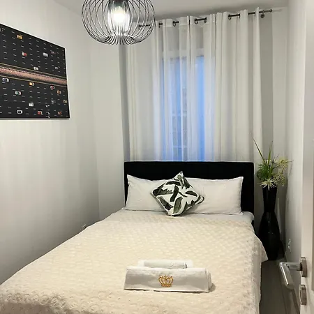 Апартаменти Family House By The River Odra -panoramic Terrace - 3room With 2 Separate Bedrooms And 2 Balconies By Wroapart-pl- Perfect For Family & Business