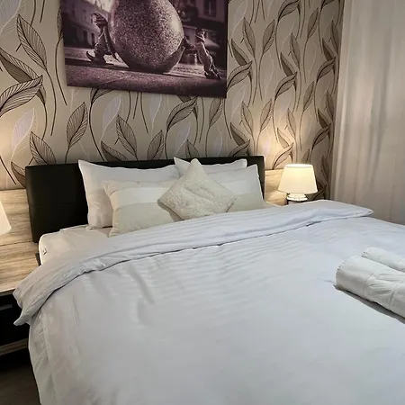 Апартаменти Family House By The River Odra -panoramic Terrace - 3room With 2 Separate Bedrooms And 2 Balconies By Wroapart-pl- Perfect For Family & Business Вроцлав