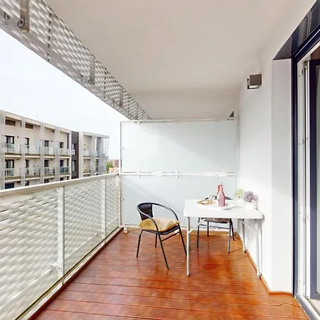 Апартаменти Family House By The River Odra -panoramic Terrace - 3room With 2 Separate Bedrooms And 2 Balconies By Wroapart-pl- Perfect For Family & Business Вроцлав